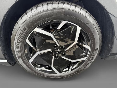 Certified 2024 Hyundai Ioniq 5 SEL image 9