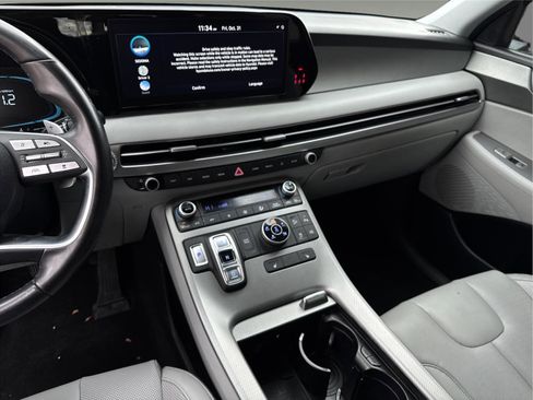 Used 2023 Hyundai Palisade SEL w/ Winter Package image 13