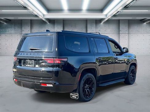 Used 2023 Jeep Wagoneer Series II AWD/4WD image 4