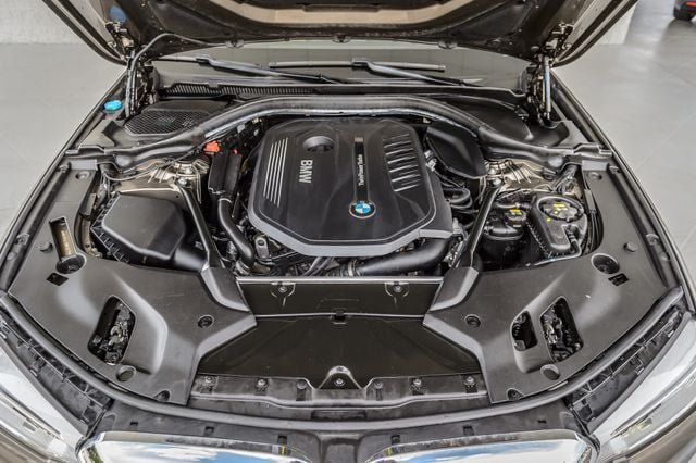 Used 2017 BMW 540i RWD image 17