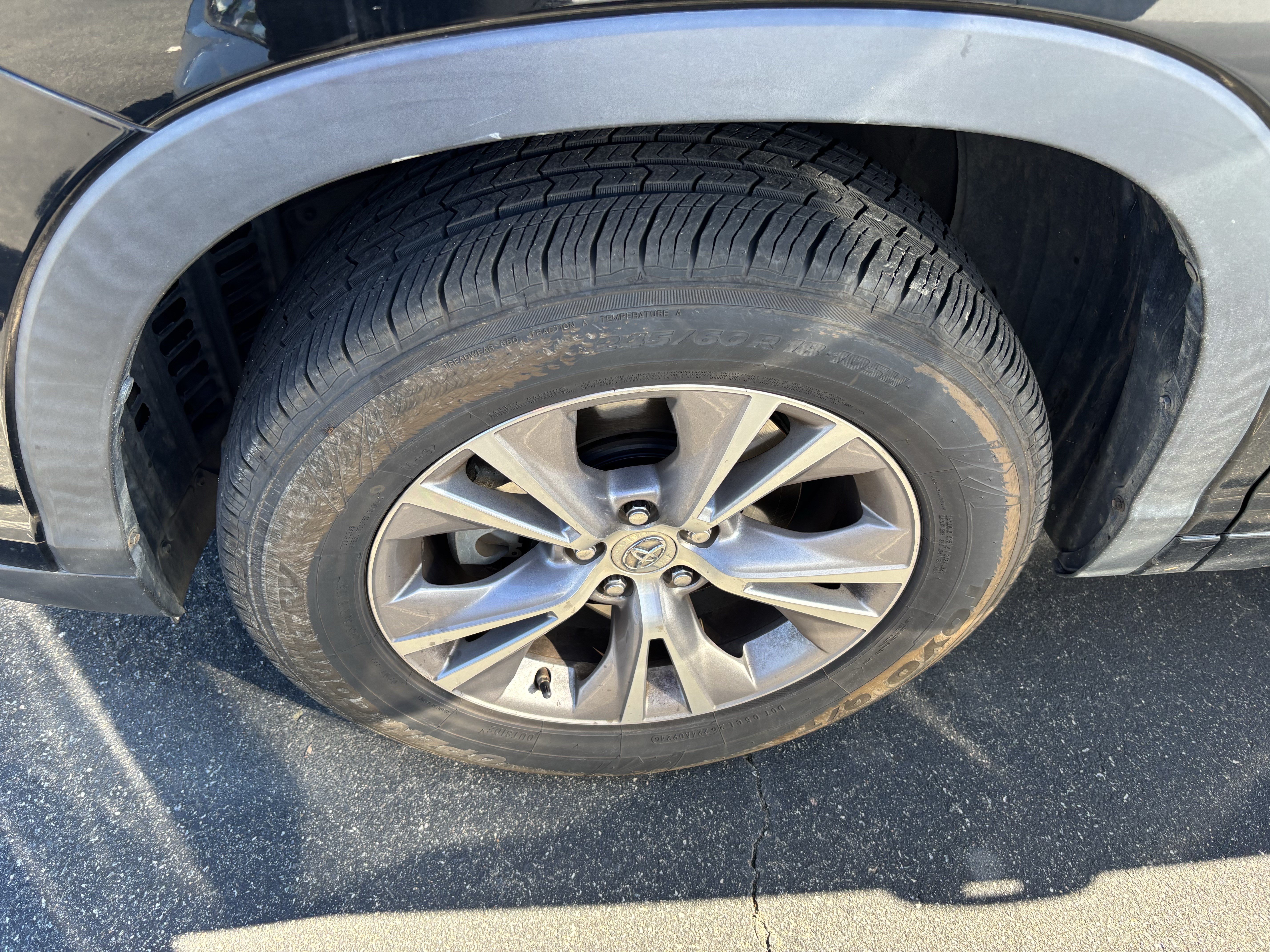 Used 2015 Toyota Highlander XLE FWD image 12