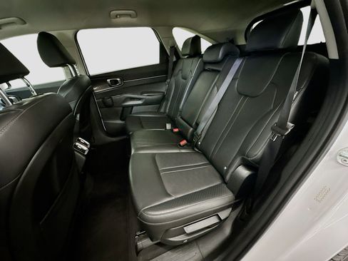 Used 2024 Kia Sorento S image 29