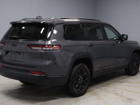 Used 2025 Jeep Grand Cherokee L Altitude image 12