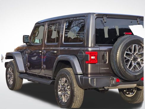 New 2026 Jeep Wrangler Unlimited Sahara AWD/4WD image 42