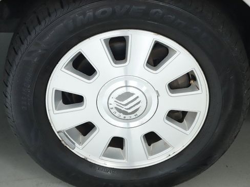 Used 2005 Mercury Grand Marquis LS image 40