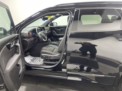 Used 2023 Chevrolet Blazer RS w/ Enhanced Convenience Package image 9