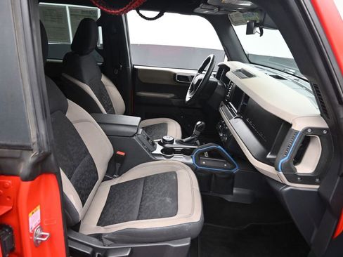 Used 2023 Ford Bronco Wildtrak AWD/4WD image 14