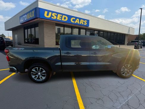 Used 2025 Chevrolet Silverado 1500 LT image 2