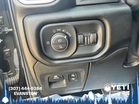 Used 2019 RAM 1500 Laramie AWD/4WD image 10
