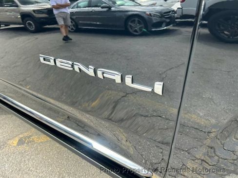 Used 2023 GMC Yukon Denali Ultimate AWD/4WD image 8
