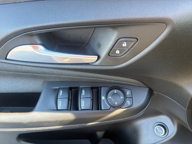 Used 2025 Buick Envista Sport Touring w/ Experience Buick Package FWD image 19