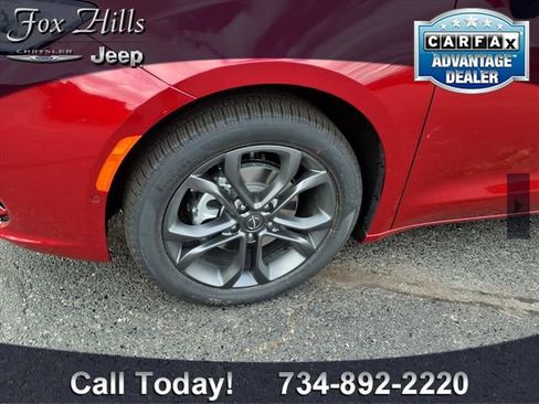 New 2026 Chrysler Pacifica Select image 5