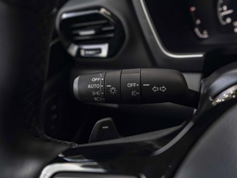 Used 2025 Honda Pilot Elite image 24