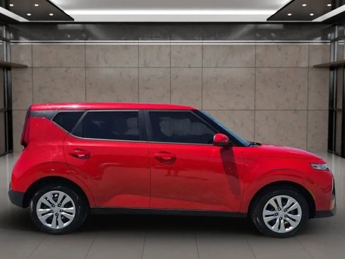 Used 2021 Kia Soul LX FWD image 9