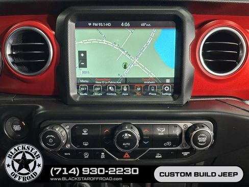 Used 2022 Jeep Wrangler Unlimited Rubicon AWD/4WD image 23