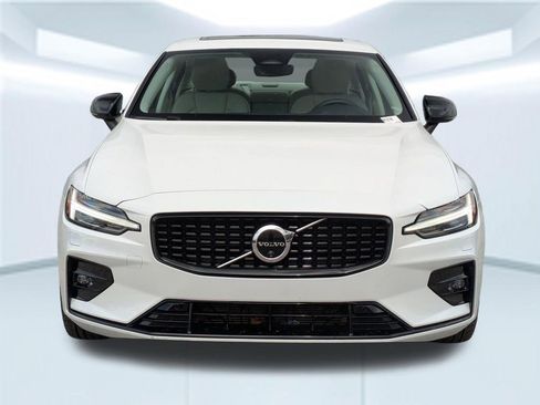 Used 2024 Volvo S60 B5 Plus image 10