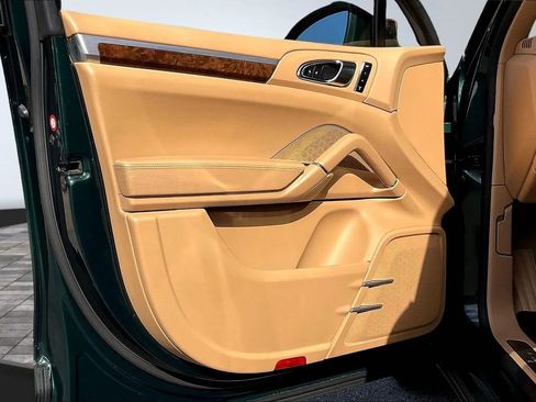 Used 2013 Porsche Cayenne S image 20