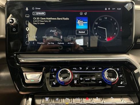 Used 2025 GMC Sierra 3500 Denali w/ Denali Reserve Package AWD/4WD image 30