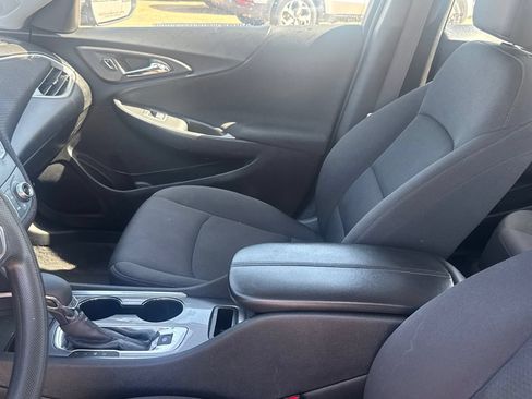 Used 2025 Chevrolet Malibu LT FWD image 40