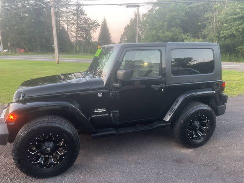 Used 2008 Jeep Wrangler Sahara w/ Dual Top Group AWD/4WD image 7