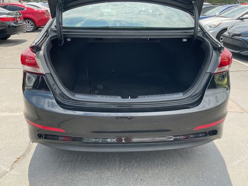 Used 2018 Hyundai Elantra SE FWD image 9