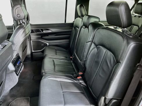 Used 2023 Jeep Wagoneer L Series II AWD/4WD image 25