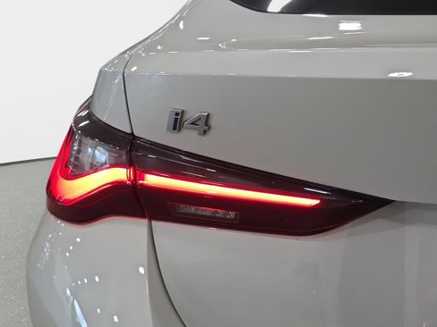 Used 2023 BMW i4 eDrive35 RWD image 28