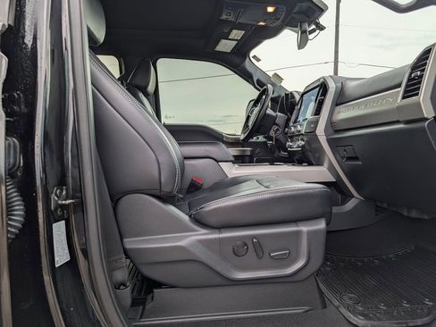 Certified 2022 Ford F250 Lariat w/ Lariat Value Package AWD/4WD image 11