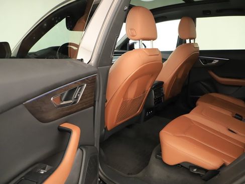 Used 2019 Audi Q8 Premium Plus w/ Premium Plus AWD/4WD image 32