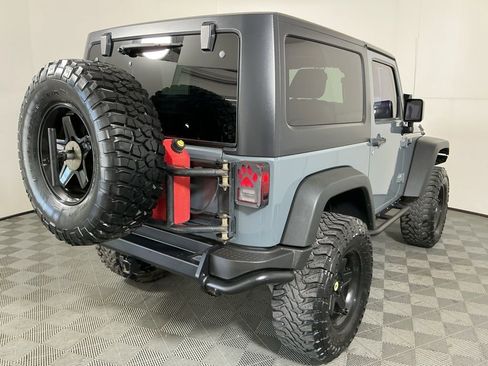 Used 2015 Jeep Wrangler Rubicon w/ Power Convenience Group image 4