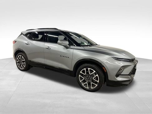 Used 2025 Chevrolet Blazer RS AWD/4WD image 1