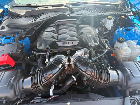 Used 2025 Ford Mustang GT Premium RWD image 43
