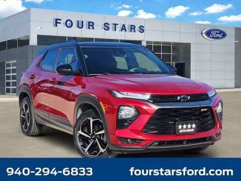 Used 2021 Chevrolet TrailBlazer RS w/ Sun and Liftgate Package FWD image 1