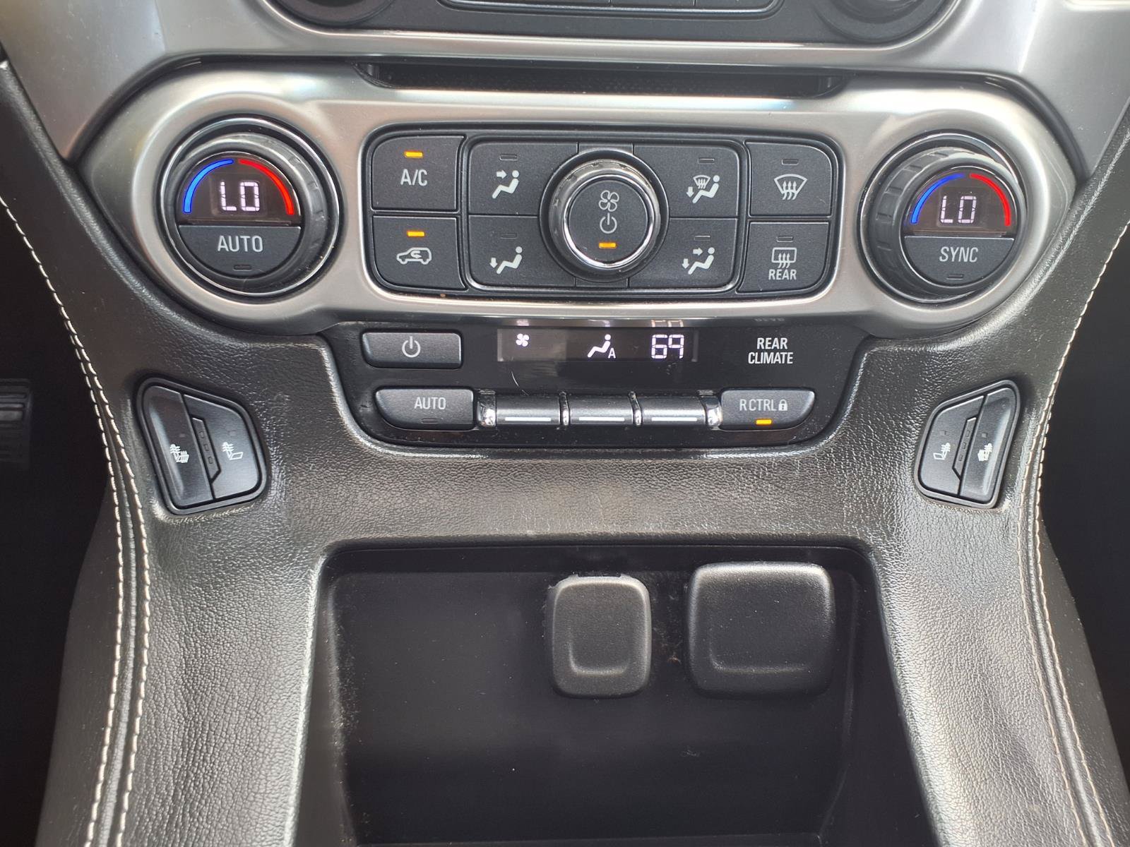 Used 2018 Chevrolet Suburban LT AWD/4WD image 25