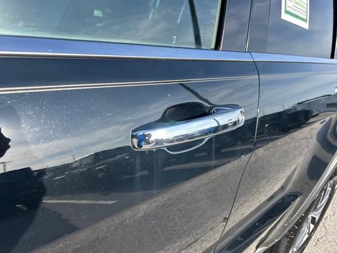 Used 2022 Jeep Grand Cherokee Limited w/ Tech Group AWD/4WD image 22