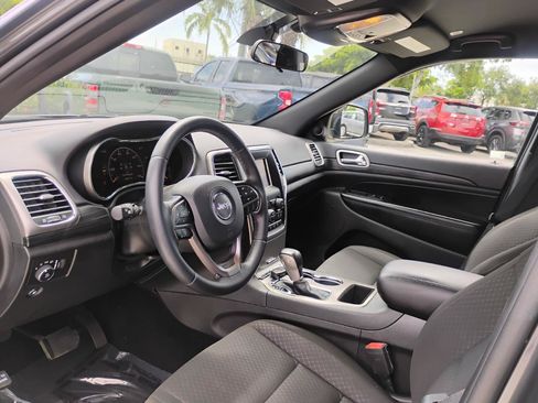 Used 2021 Jeep Grand Cherokee Laredo RWD image 57