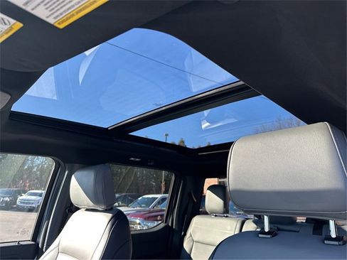 Used 2024 Ford F150 Lightning Lariat image 28