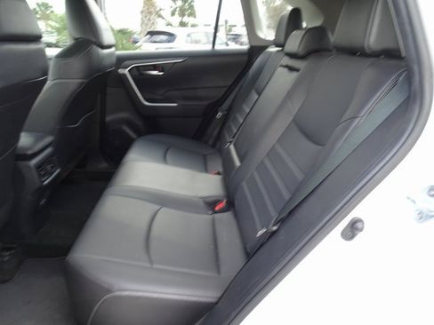 Used 2023 Toyota RAV4 XLE Premium image 9