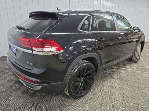 Used 2022 Volkswagen Atlas Cross Sport SE w/ Black Wheel Package AWD/4WD image 10