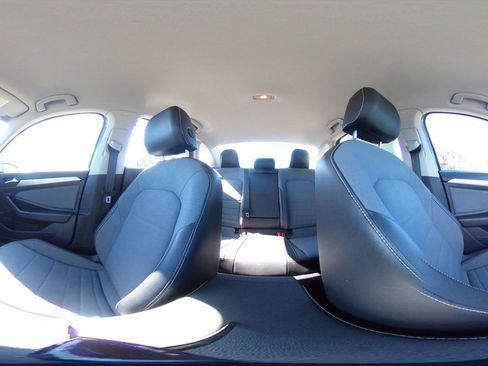 Used 2025 Volkswagen Jetta SE image 41