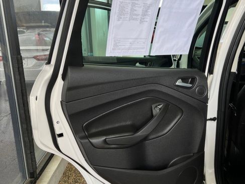 Used 2013 Ford C-MAX SEL image 16