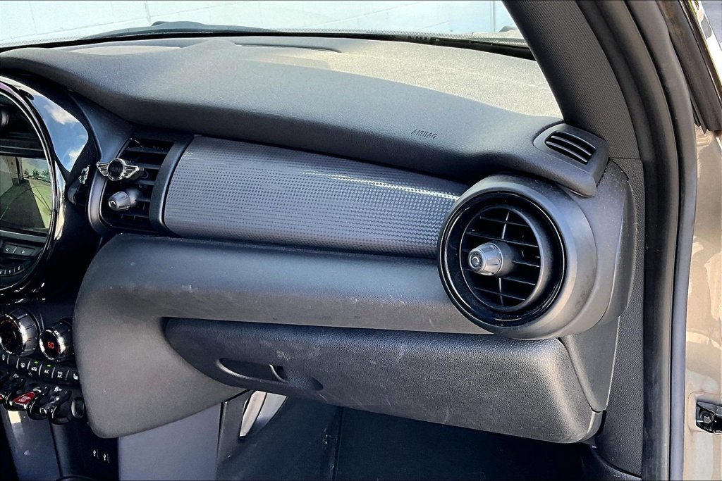 Used 2019 MINI Cooper 2-Door Hardtop w/ Signature Upholstery Package FWD image 14