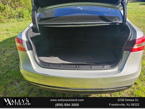 Used 2013 Toyota Avalon XLE Premium FWD image 31