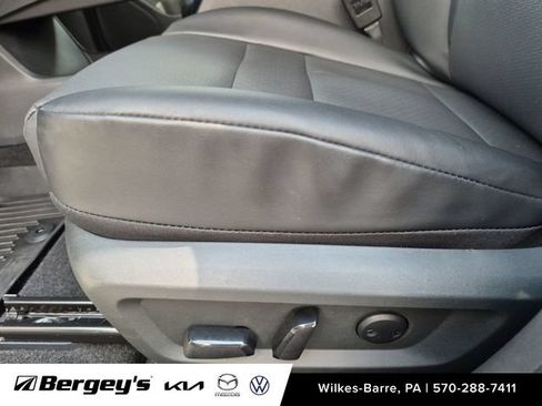 Used 2023 Nissan Rogue SV w/ SV Premium B Package AWD/4WD image 13