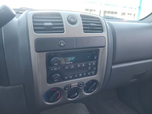 Used 2005 Chevrolet Colorado LS RWD image 25
