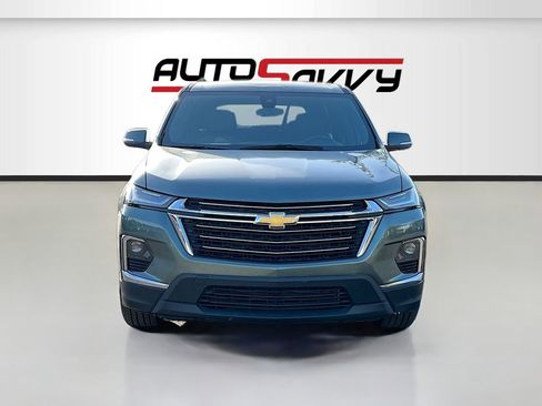 Used 2023 Chevrolet Traverse LT FWD image 2