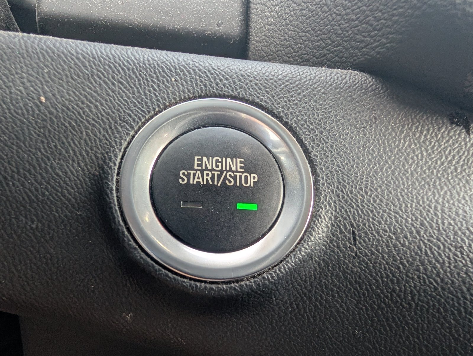Used 2024 GMC Terrain SLT w/ LPO, Floor Liner Package AWD/4WD image 17
