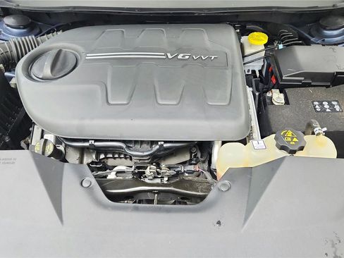 Used 2021 Jeep Cherokee Latitude Lux w/ Comfort/Convenience Group image 19