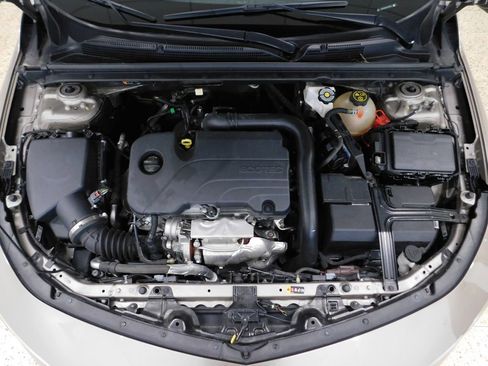Used 2023 Chevrolet Malibu LT FWD image 15