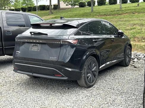 Used 2023 Nissan Ariya AWD image 4